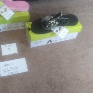 Brand new sandals size 9